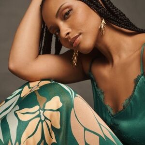 Bl-nk ⭐️NEW⭐️Eustella Bare V-Neck Maxi Dress size Small